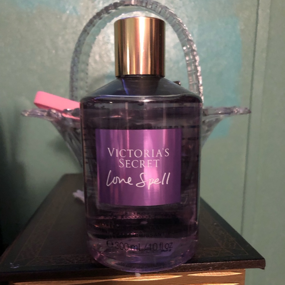 Victoria's Secret Love Spell Body Wash Purple 10 OZ NWT - Picture 2 of 4